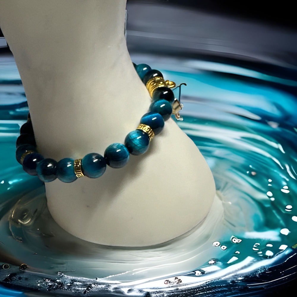 ✨Cute Blue Tiger Eye Stretch Bracelet✨ - Picture 2 of 3